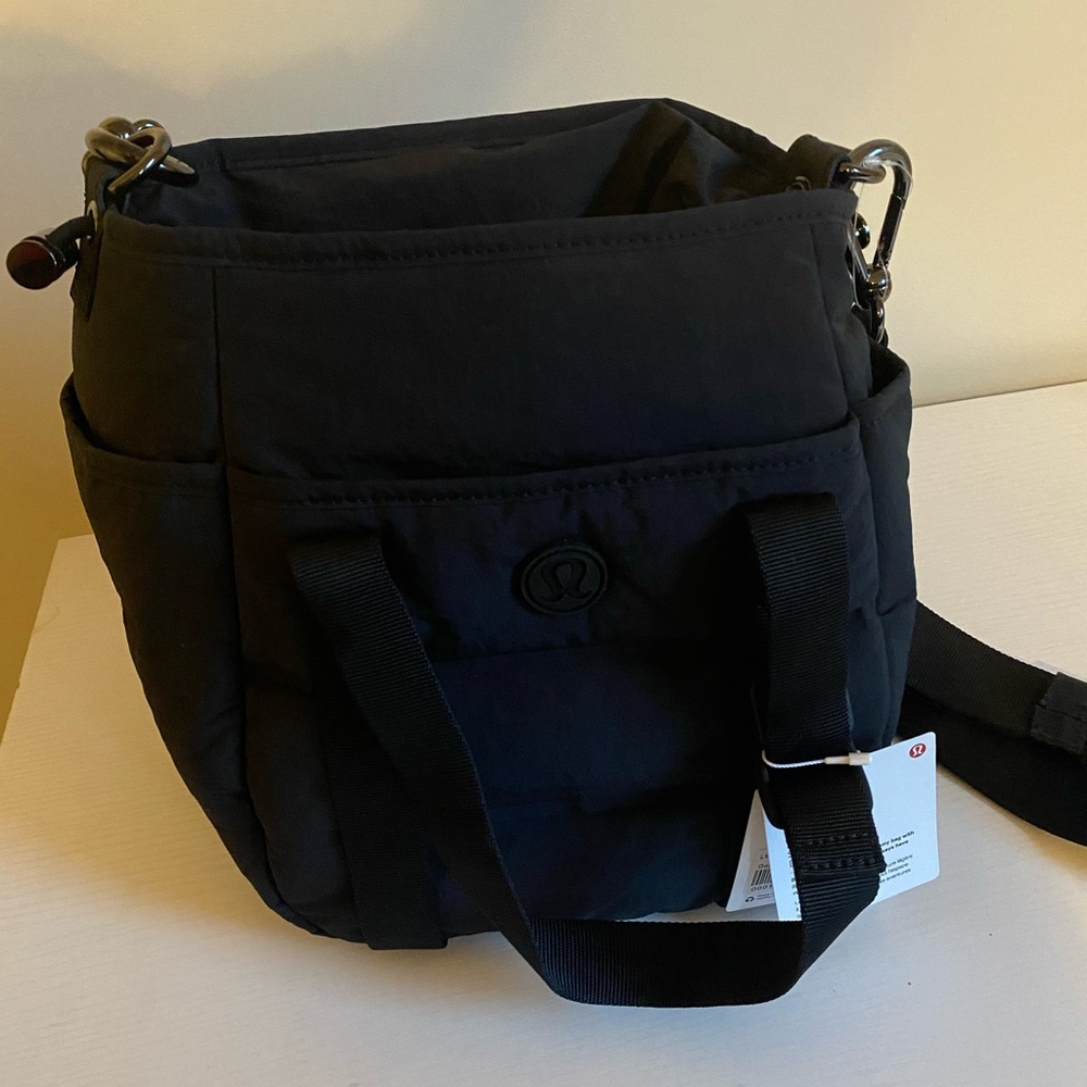 Dash All day LuLuLemon bag
